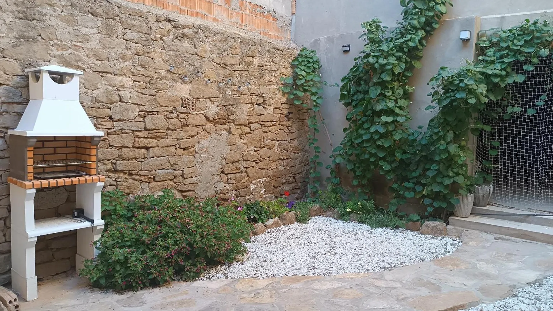 Villa Casa Dolors Ossó de Sió